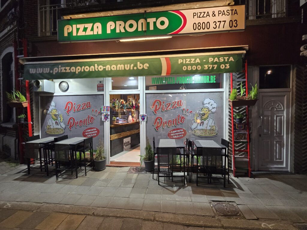 Façade et terrasse de Pizza Pronto à Namur